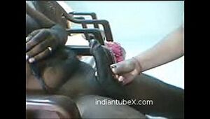 Andhra Pradesh mature aunty exposed her naked beauty